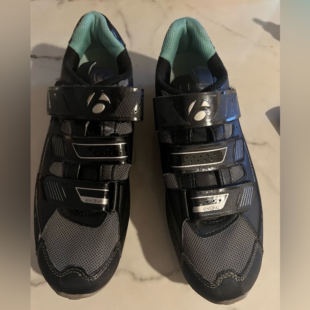 Bontrager inform woman’s cycling shoes with SPD bike cleats US 8.5 EUR 40